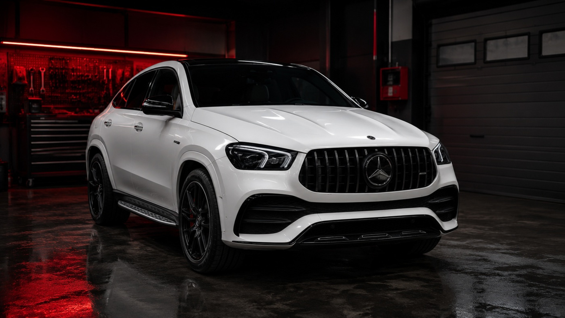 Naprawa drzwi i tylnego błotnika Mercedesa GLE 53